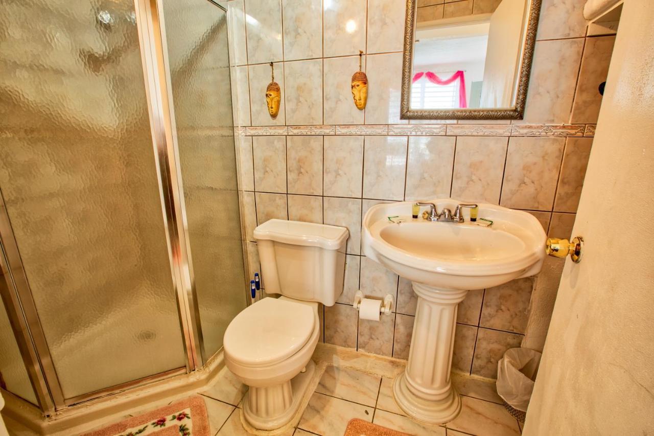 Coconut Palms Inn Ринкон Екстериор снимка