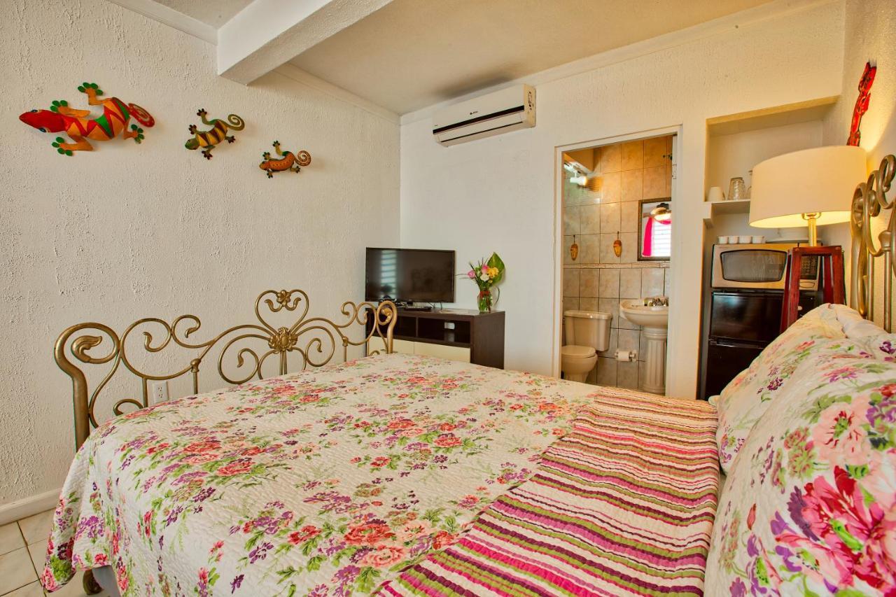 Coconut Palms Inn Ринкон Екстериор снимка