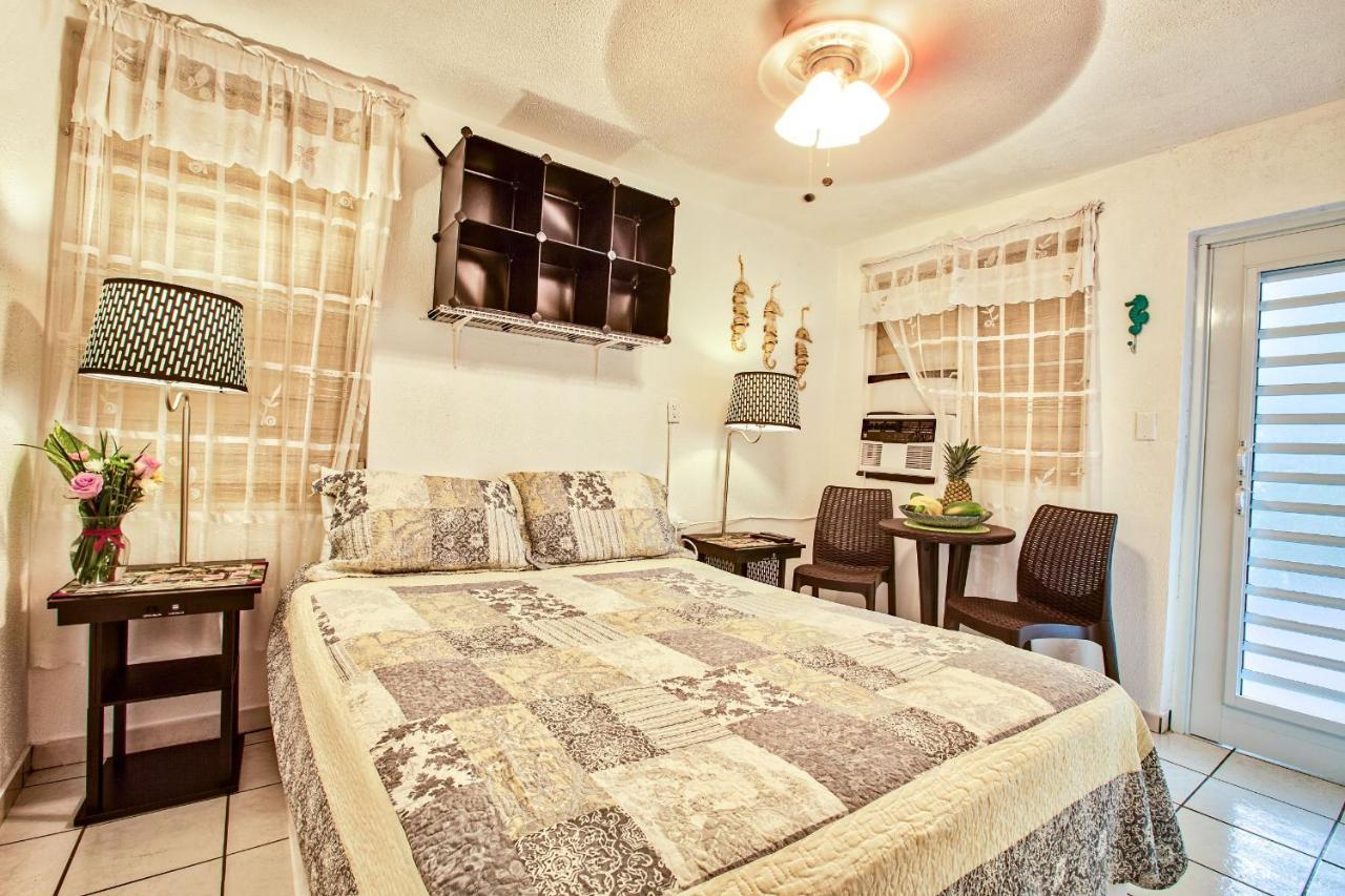 Coconut Palms Inn Ринкон Екстериор снимка